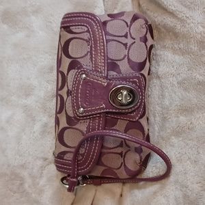 Coach Signature Turnlock Wristlet-Purple